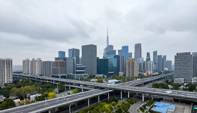 技术整合中,兼容性优化如何实现实际取舍